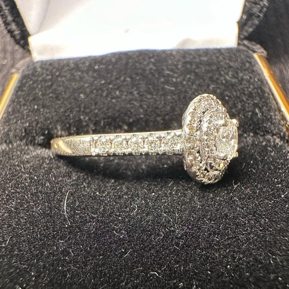 1/2 Ct TW Oval/ Round Diamond Engagement Ring - Picture 3 of 13